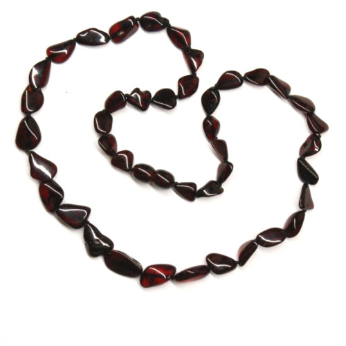 Pupiņu formas pulēta ķiršu krāsas dzintara krelles 
