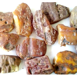 Neapstrādāts dzintars
